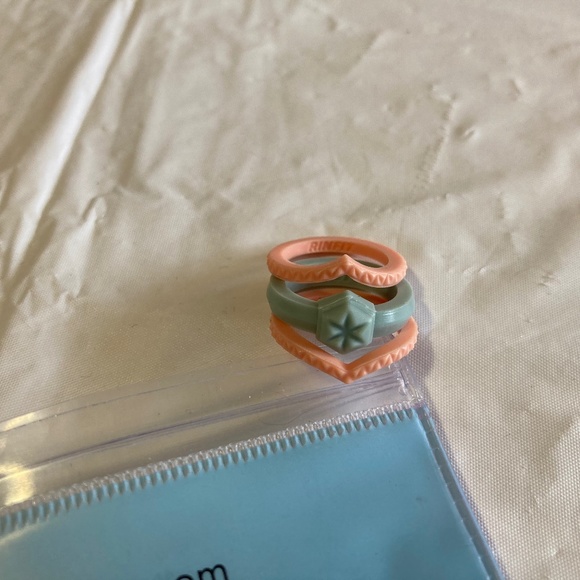 Rinfit Silicone Wedding Rings Women Size 4 - Picture 1 of 3